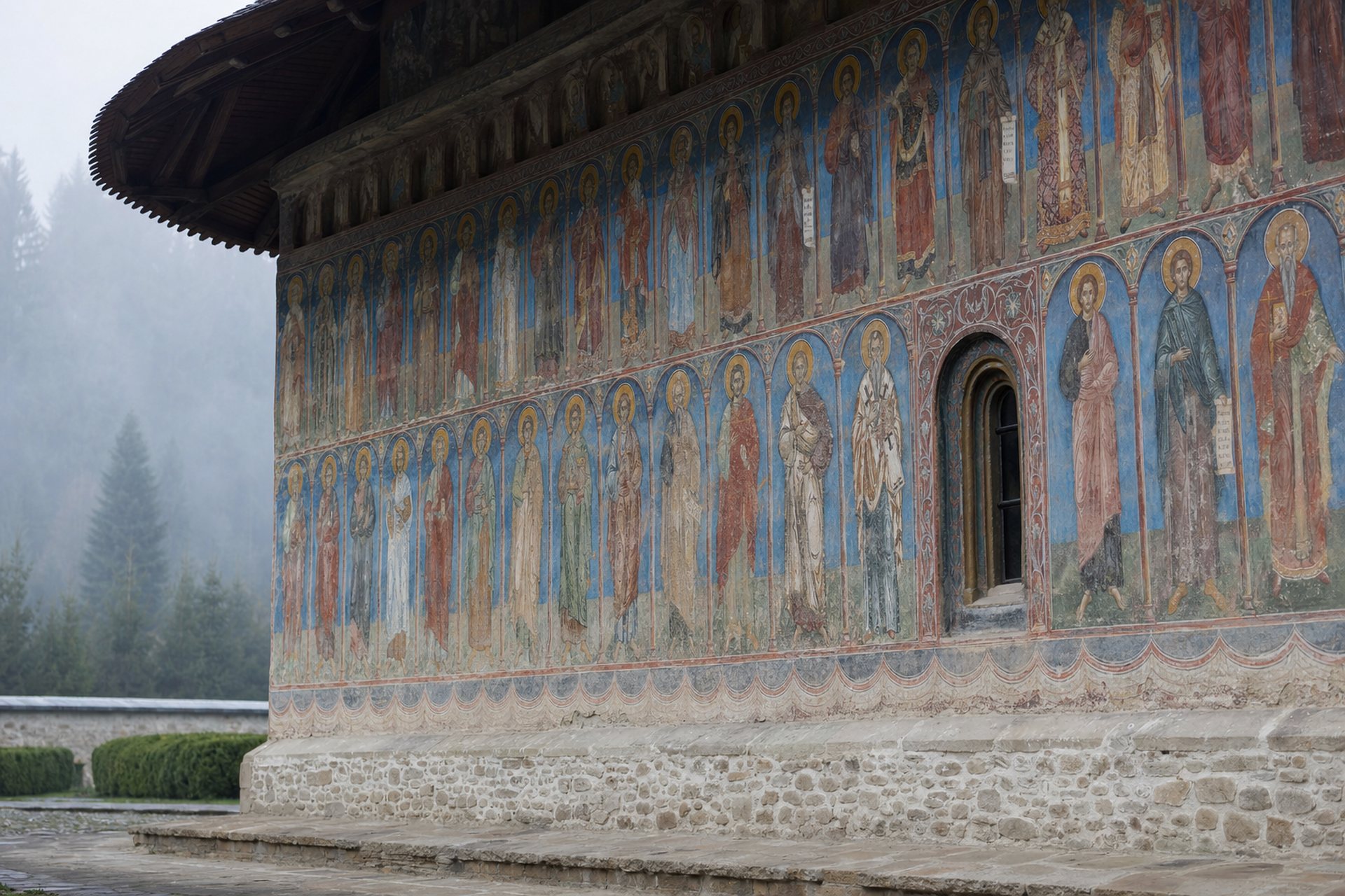 Frescă exterioară pe zidul unei mănăstiri din Bucovina